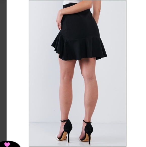 Black Asymmetrical Lace Hem Mini Skirt - Picture 2 of 5